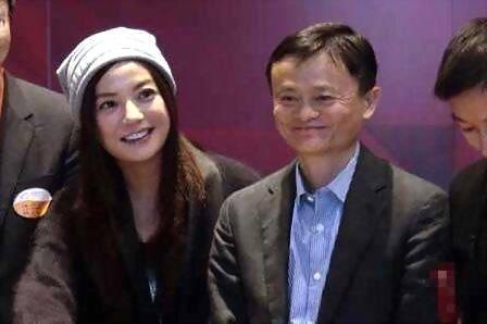 为什么有些人对赵薇夫妇的容忍度那么低？