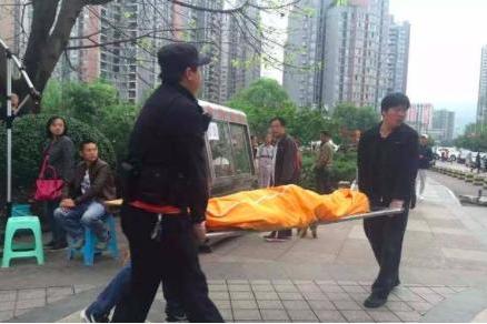 极限咏宁:驴友在网红瀑布“命丧悬崖”！这种极限挑战类行为是否社会买单？