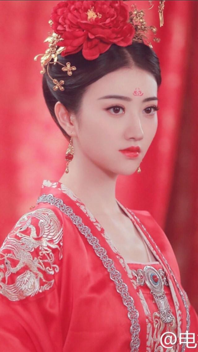 张默打人事件的女主角:如何看待童瑶获得白玉兰奖最佳女主角？