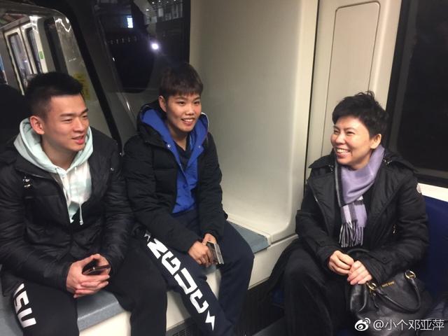 邓亚萍国籍:曾经成绩辉煌的邓亚萍，如今过得怎样