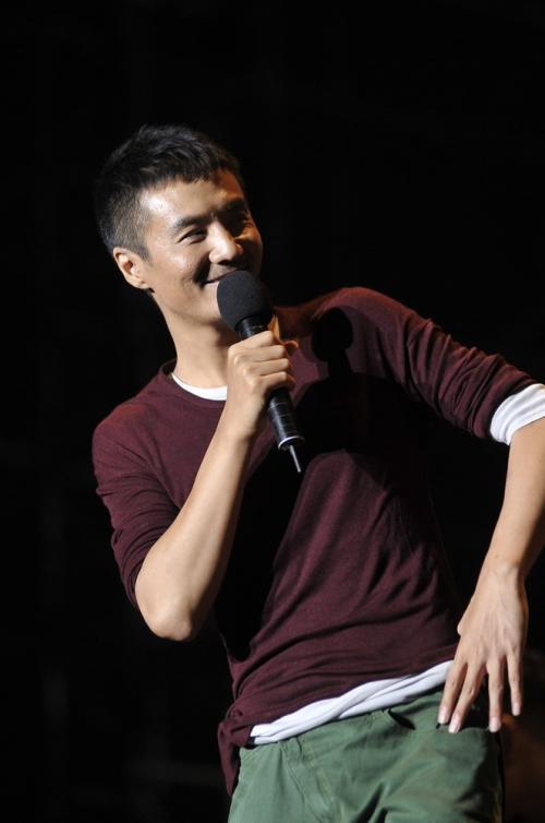 吴晓敏朴树:有人说朴树唱的都是那种沧桑的歌，你怎么看？为什么？