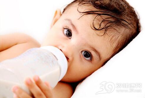 婴儿奶嘴多久换一次，奶瓶和奶嘴用多久可以换？
