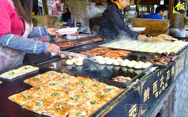 昆明大理丽江<a href=https://maguai.com/list/52-0-0.html target=_blank class=infotextkey><a href=https://maguai.com/list/52-0-0.html target=_blank class=infotextkey>旅游</a></a>攻略:昆明、丽江、大理，哪个地方更值得去玩？