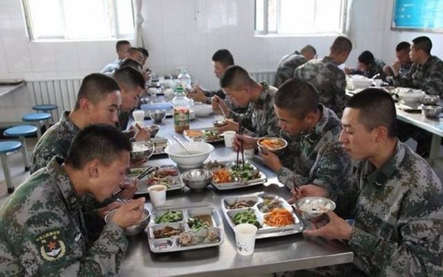 男子汉去飞行,中国飞行员吃什么样的伙食？