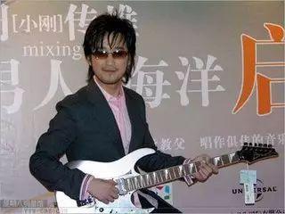 小刚周传雄:你们觉得小刚周传雄这次能真正火起来，重回昔日巅峰吗