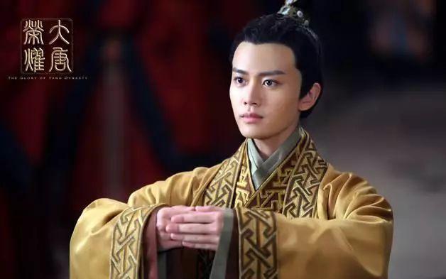 林心如倾世皇妃剧照:40岁林心如仍在演玛丽苏偶像剧，为何网友们不买单了