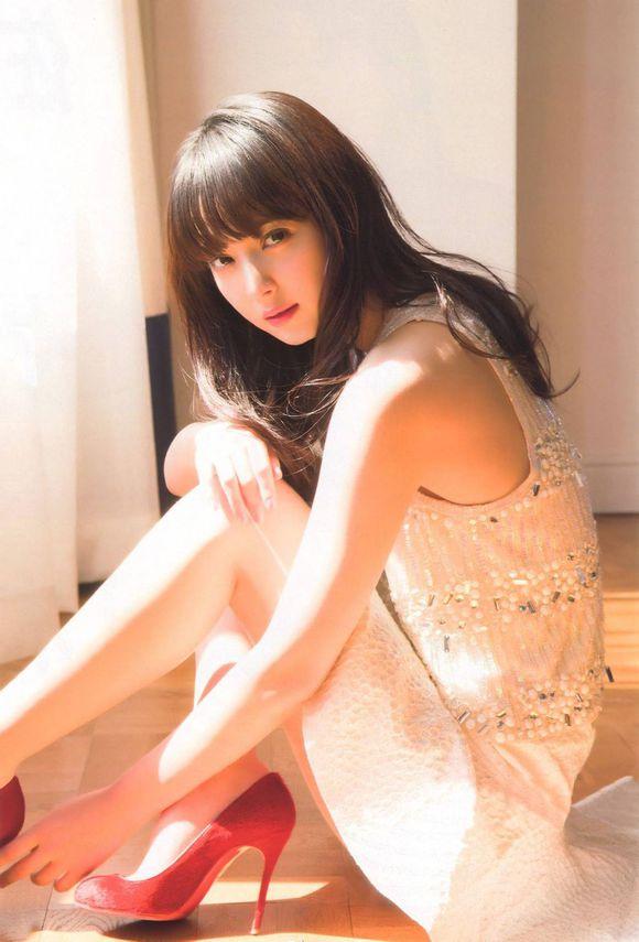 纪香:日本电影明星除了酒井法子、藤原纪香还有哪些比较漂亮的演员？