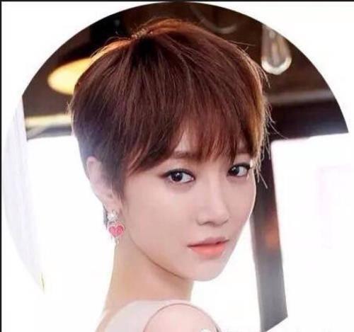 梁咏琪短发发型图片:剪短发如果不染发会土气吗？