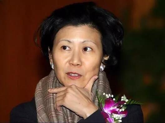 李嘉诚女友曝光:李嘉诚之子李泽楷，为何身边女友不断却不想结婚？