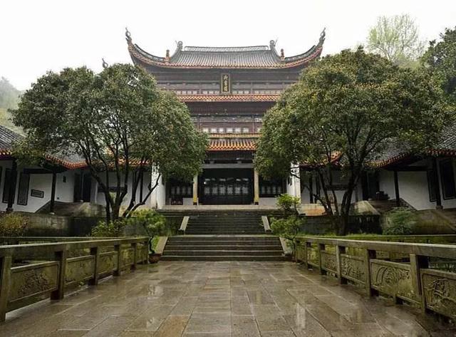 头条问答 - 长沙岳麓书院的颜值担当御书楼,里面究竟是什么样子?