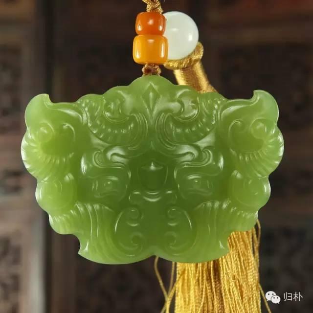 玉中带黄好不好,和田玉中黄口料和黄玉有什么区别？