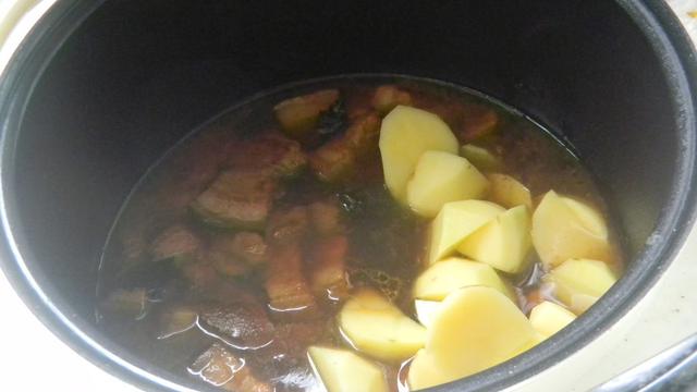 怎么炖排骨又香又烂,炖肉猪肉怎么做才能软烂香？