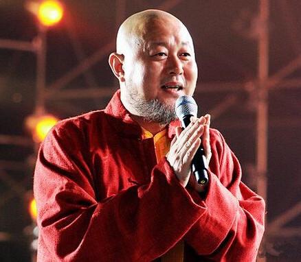 窦靖童为什么要找宗萨仁波切剃头，不找理发师？