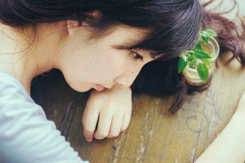 表示伤感的微信名字:有哪些让人心痛伤感的微信个性签名说说大全？