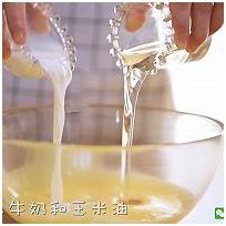 蒸蛋糕怎么是实心的？怎么蒸的松软？