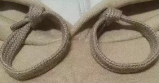 卫衣带子系法,卫衣上面的两根绳子是干嘛用的？