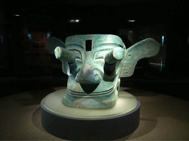 三星堆是谁的墓:三星堆文化到底是什么年代的？