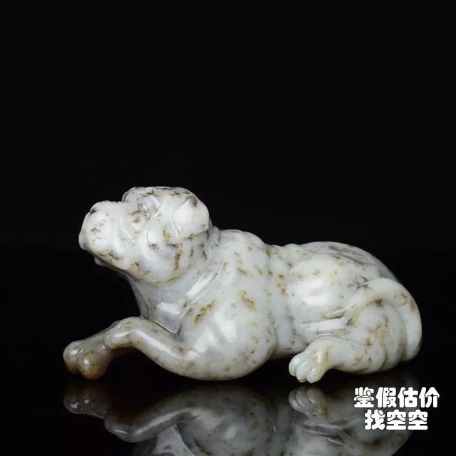 玉石长什么样子,火龙果长在和田玉里，这个奇观你见过吗？