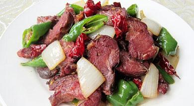 熏马肉怎么做好吃又简单，新疆的熏马肠是种怎样的美食
