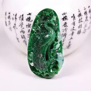 翡翠雕刻,翡翠雕刻，越简洁价格就越高吗？