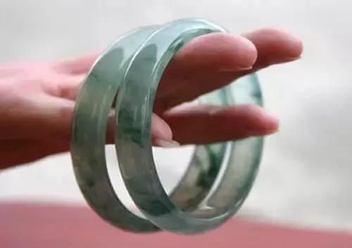 怎么判断翡翠是内裂还是纹,翡翠的裂纹和石纹有什么差别？