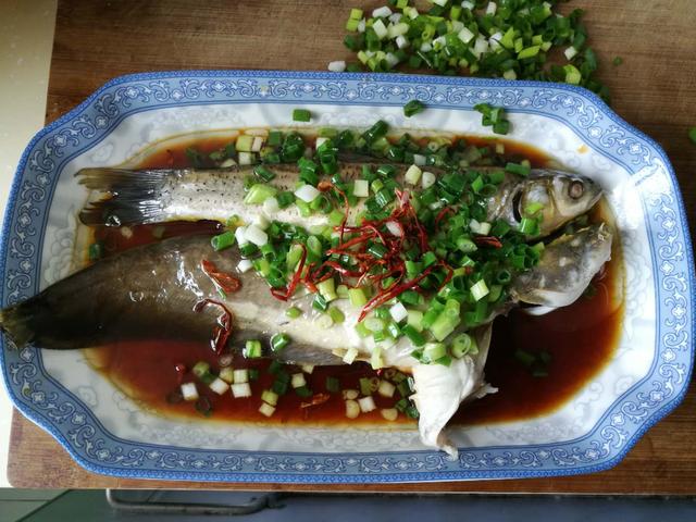 青鲇鱼:鲶鱼怎么处理去腥味？#吃货召集令#？
