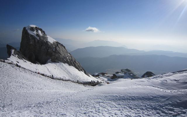 玉龙雪山在哪里，玉龙雪山在哪