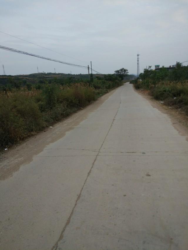 背黄延秋飞行的俩人，是不是都会特异功能？