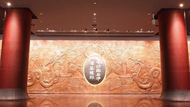 辛追刚出土时图片:长沙马王堆汉墓出土最著名的文物是什么？