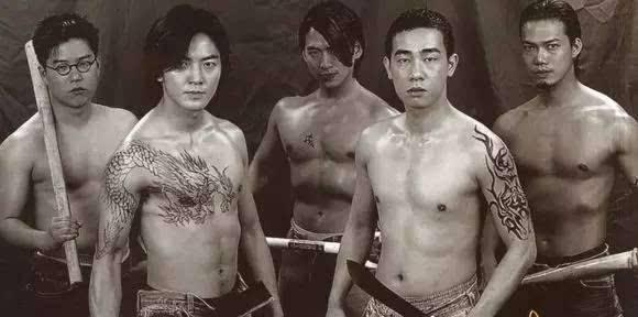 香港最经典的黑帮电影,是如何从小混混到黑帮大佬的？