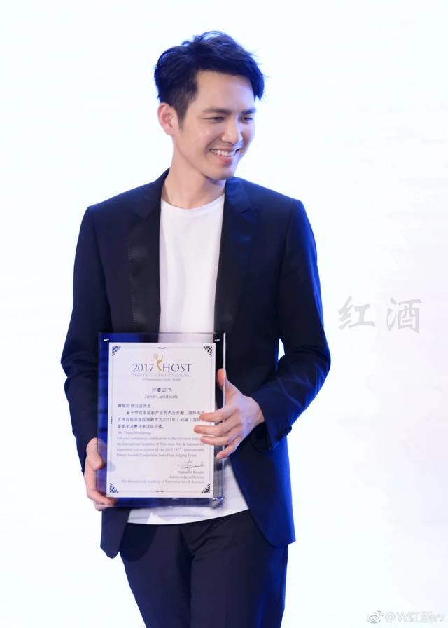 钟汉良档案:为什么钟汉良明明长着一张深情男主脸，演起坏人来却那么带感呢？
