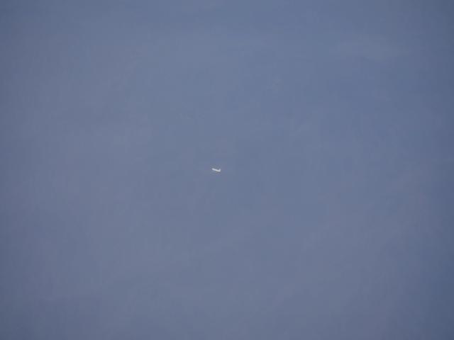 飞机拍到云层里的龙，你手机里有日出的照片吗是哪里拍的呢