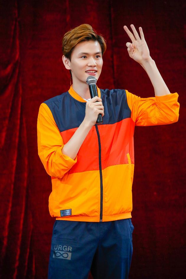 鲍春来为什么过早退役