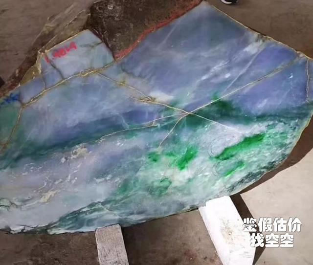 缅甸公盘第一份过亿原石诞生它是标王吗