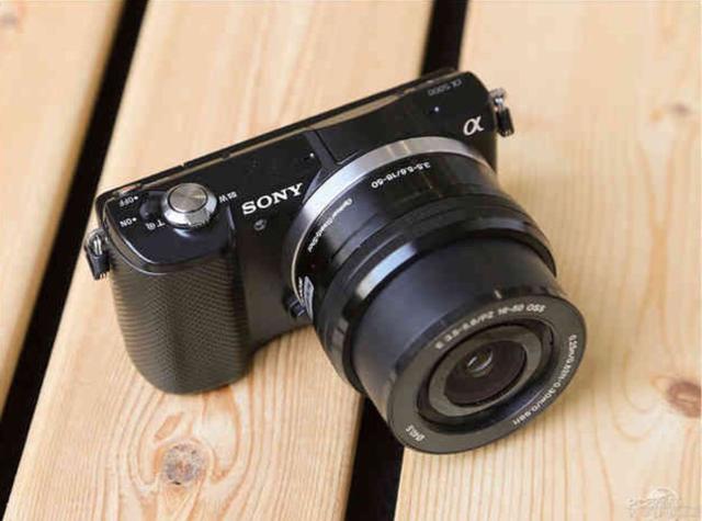 sony的a5000与rx100相比怎么样？