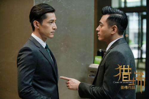 张嘉译的老婆是谁:张嘉译成名后，住千万别墅，开百万豪车，他的前妻杜珺过的怎样