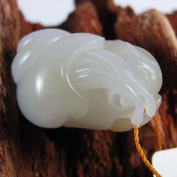 各种玉石图片大全,玉石市场水太深，究竟哪种和田玉更有价值？