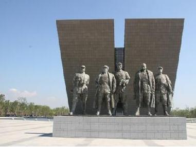 渡江战役简介:为何古代战争都强调长江天险？长江那么长，别的地方不能渡河吗？