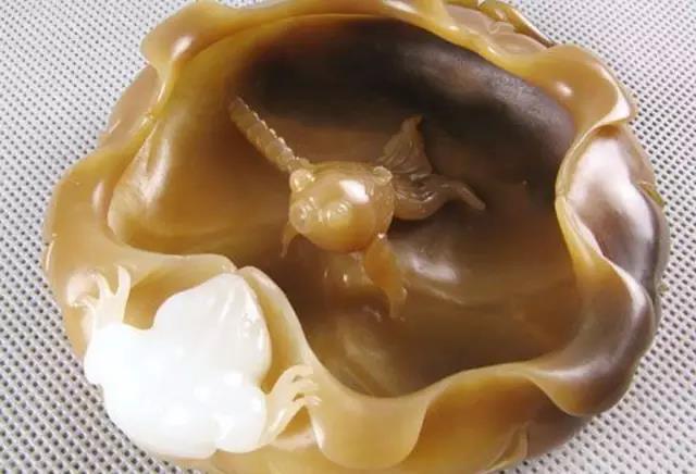 糖玉的特点和鉴定方法,怎样鉴定和田玉中的糖玉？