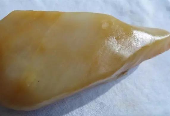 糖玉的特点和鉴定方法,怎样鉴定和田玉中的糖玉？