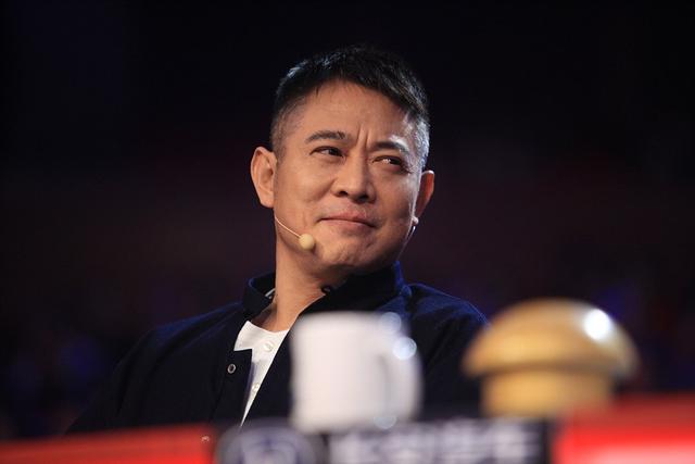 李连杰现状:李连杰与散打高手对阵，谁能胜