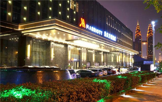 重庆网红酒店，去重庆住哪里有什么推荐酒店吗