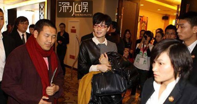 窦靖童为什么要找宗萨仁波切剃头，不找理发师？