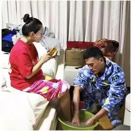 何洁之前的老公是谁:何洁自曝出轨内幕，老公沉迷游戏不顾家，可以作为离婚依据吗？