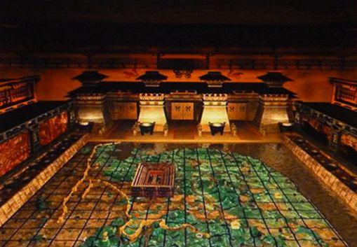 秦始皇地宫养百万巨蟒是真的吗，陕西西安的秦始皇墓葬真的布满水银吗