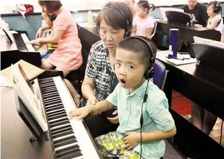 小宝街舞:宝宝上幼儿园后，怎么合理安排她的兴趣班时间？