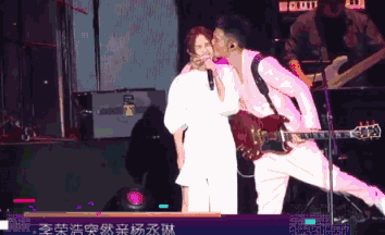 何润东夫妻撒狗粮首次公开亮相:男人真爱你，哪些细节不会说谎？