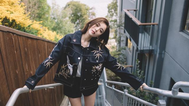 古力娜扎资料:谁有娜扎的图片，分享点当桌面？