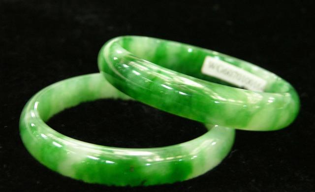 为什么翡翠摸起来有水,翡翠到底有几分水？如何理解翡翠水头？