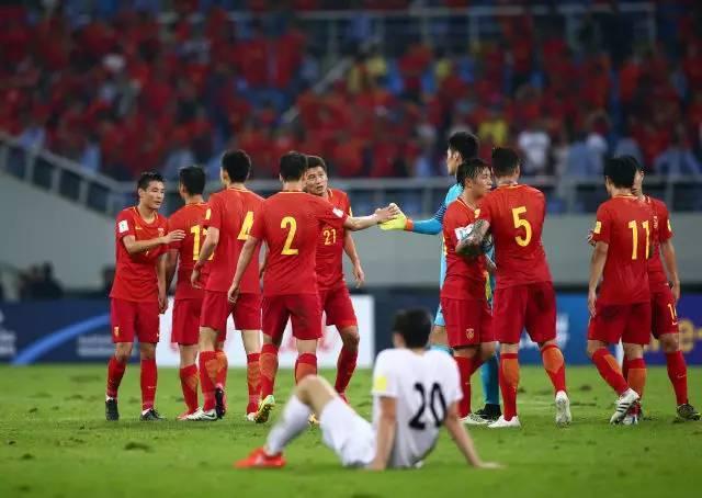 李学鹏:恒大双线作战遇挑战，李学鹏赛季提前报销，你怎么看？